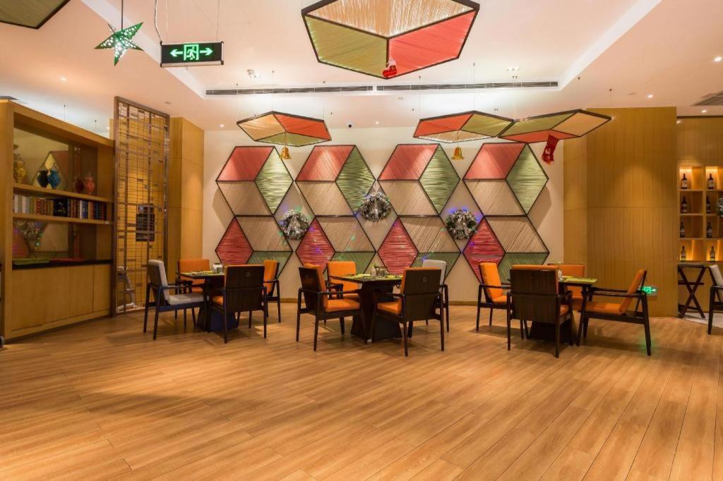 The Qube Hotel Jingzhou Exteriör bild