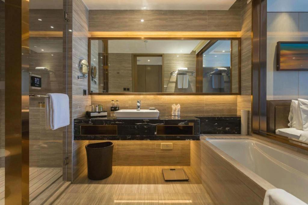 The Qube Hotel Jingzhou Exteriör bild